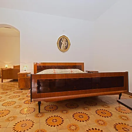 House Marija 1354 梅杜林